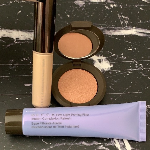 Ignite Liquified Light Face & Body Highlighter by BECCA #22